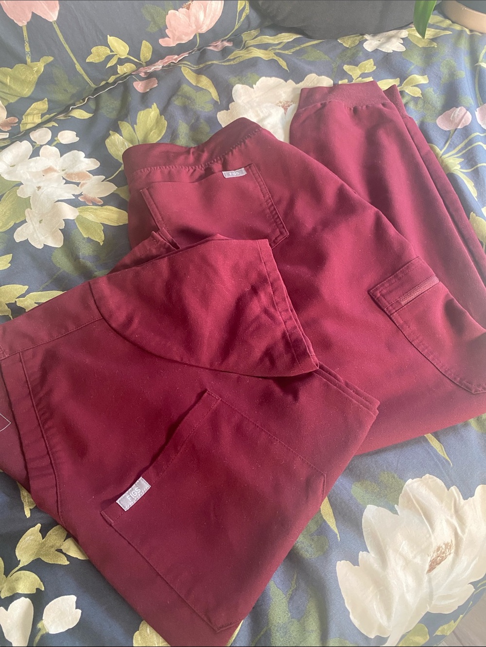 Women's Maroon Scrub Set - Solid V-Neck Top & Jogger Pants